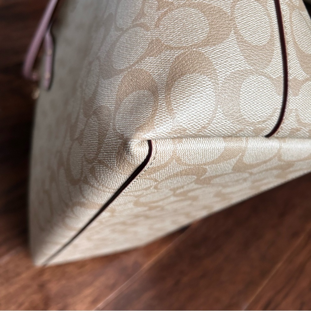 Coach 76636 signature town tote in light khaki and blossom pink - Picture 10 of 16